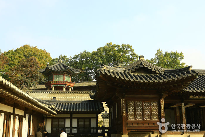 Changdeokgung Palace and Huwon [UNESCO World Heritage]