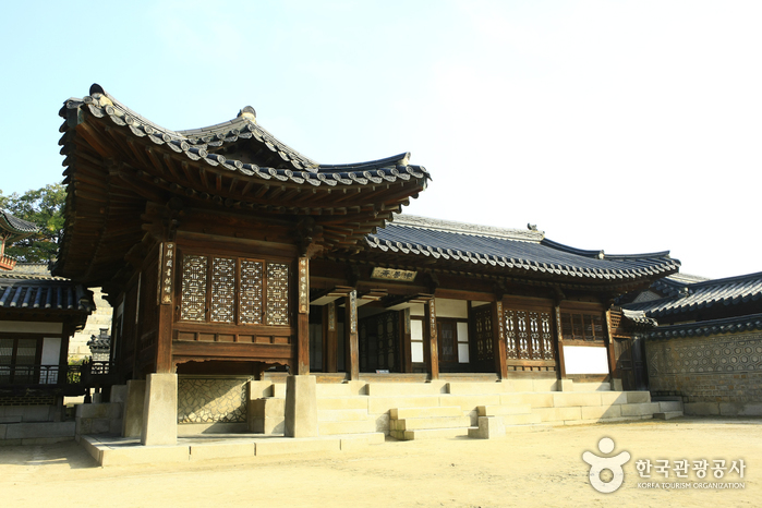 Changdeokgung Palace and Huwon [UNESCO World Heritage]
