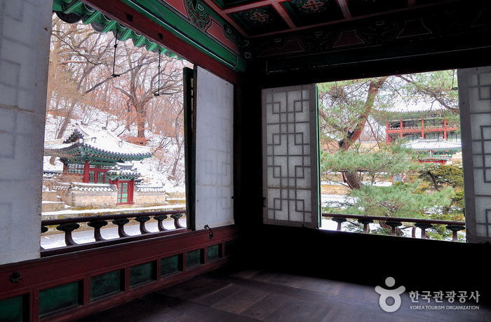 Changdeokgung Palace and Huwon [UNESCO World Heritage]